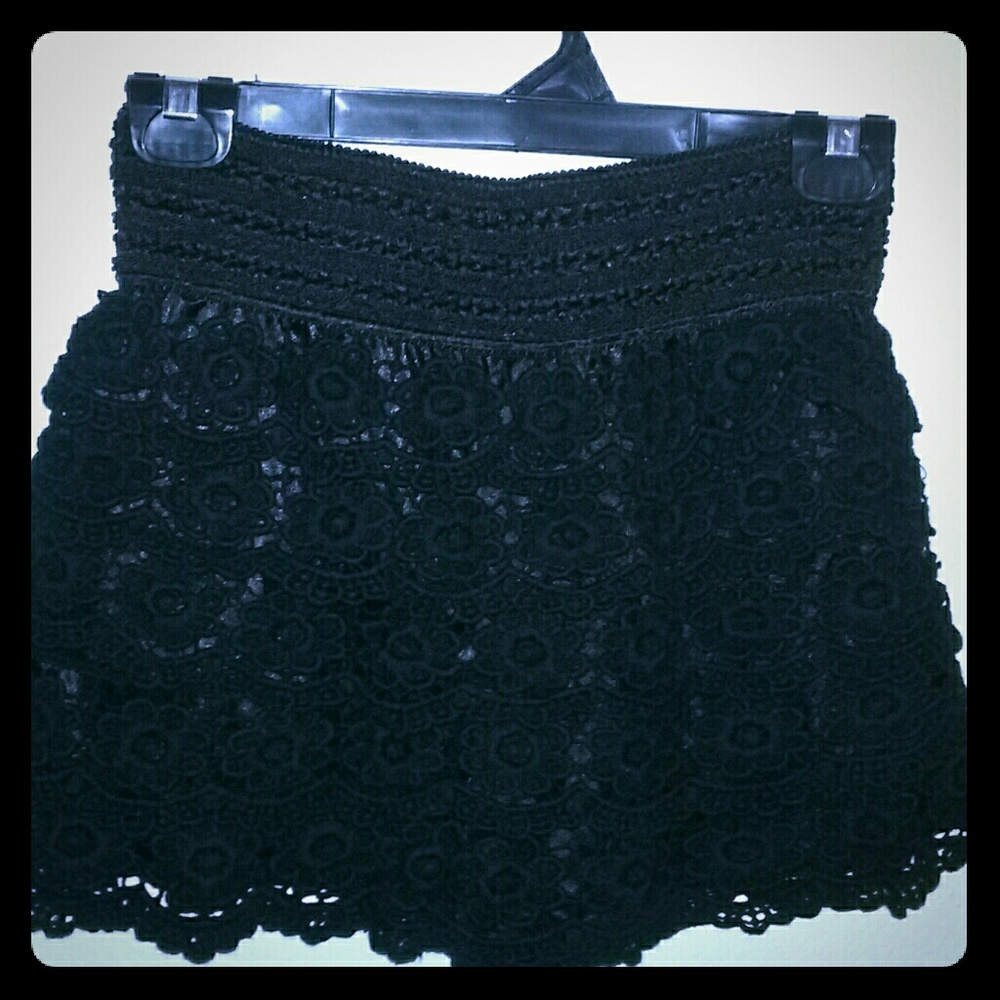 Womens black crochet knitted elastic band shorts